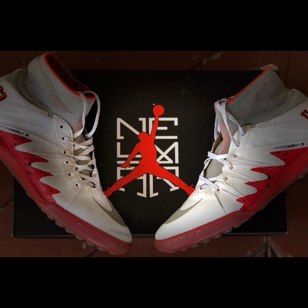 NEYMAR x JORDAN LIMITED EDITION SOCCER TURF SHOES